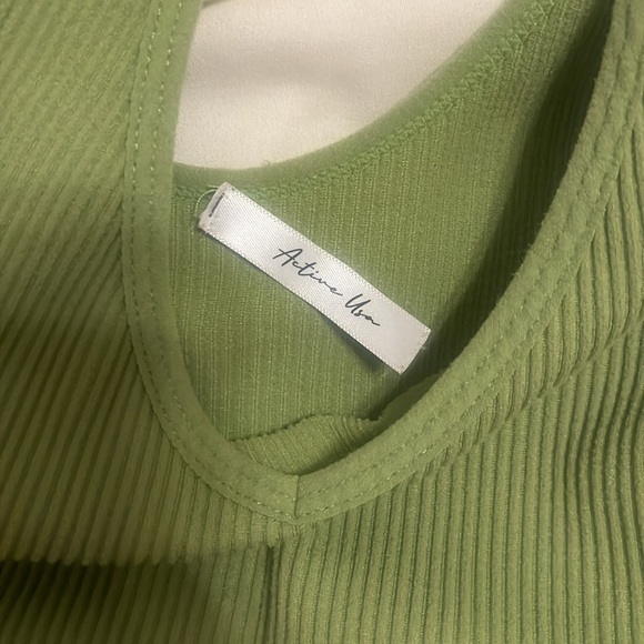 Green ribbed tank - Picture 2 of 2